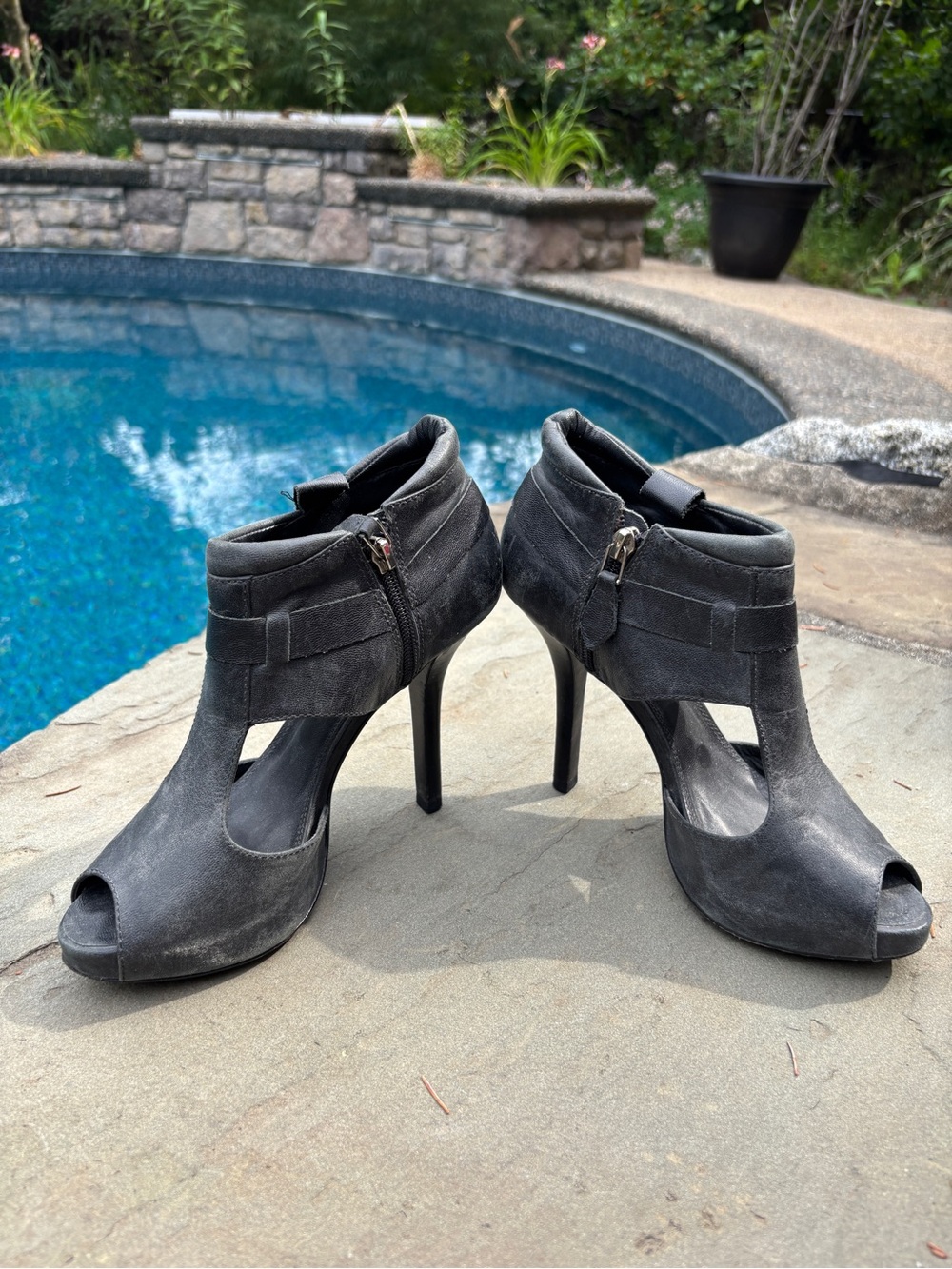 Pour La Victoire Black Leather Peep Toe Platform Booties | Size 7.5